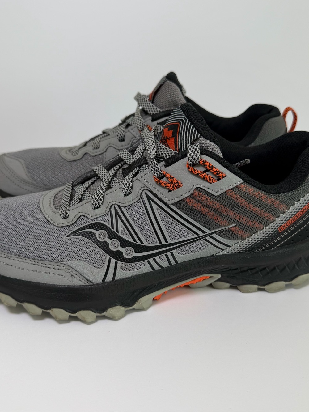 Saucony Men's Grey & Orange Trail Running Shoes